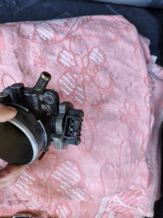 Дроссельная заслонка гольф, вента, Пассат 2л 2Е