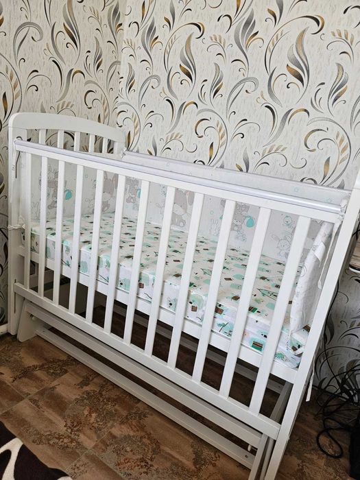 Продам детскую кроватку