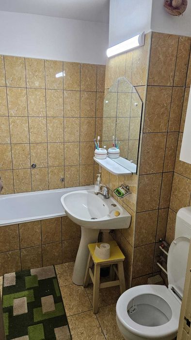 Vand apartament 3 camere ,decomandat, Bibescu Vodă,et.6,incalzire centralizata conf 1 - Pitesti