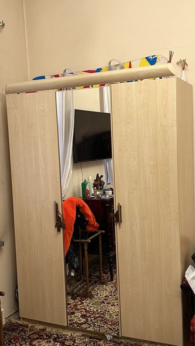 Продается Польский спальный гарнитур,современный