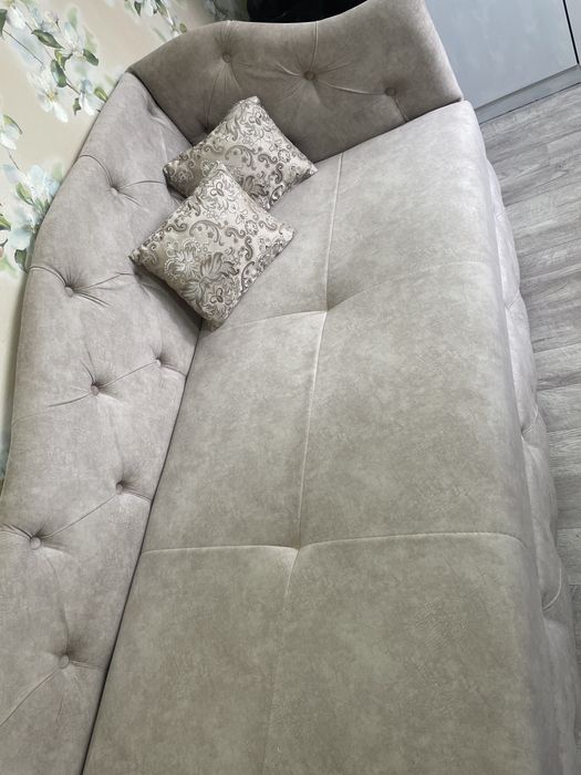 Продам софу состояние новой