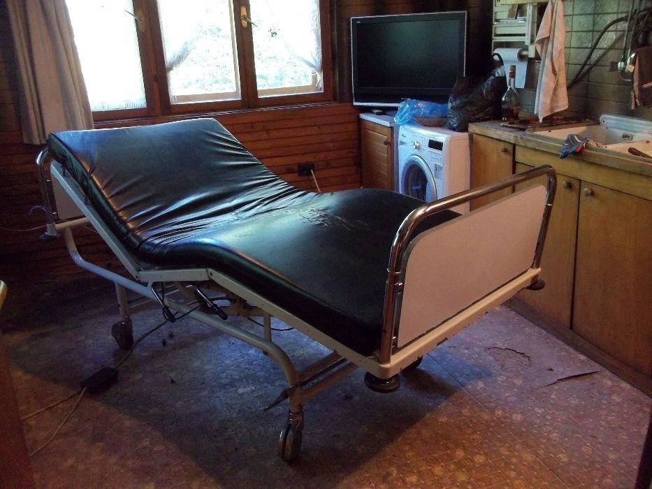 Професионално медицинско анатомично ортопедично болнично легло кушетк