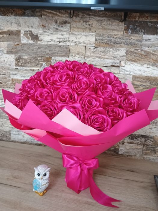 Buchet trandafiri din satin