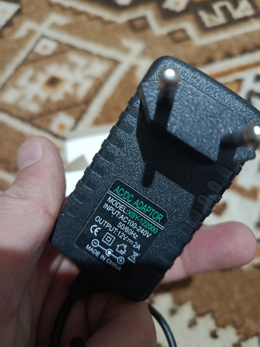 Zaryadlash uskunasi 12 w. 2A