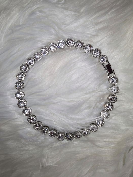 Rochie roz cadou colier tennis