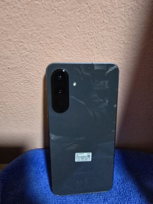 Vând Samsung galaxi a56