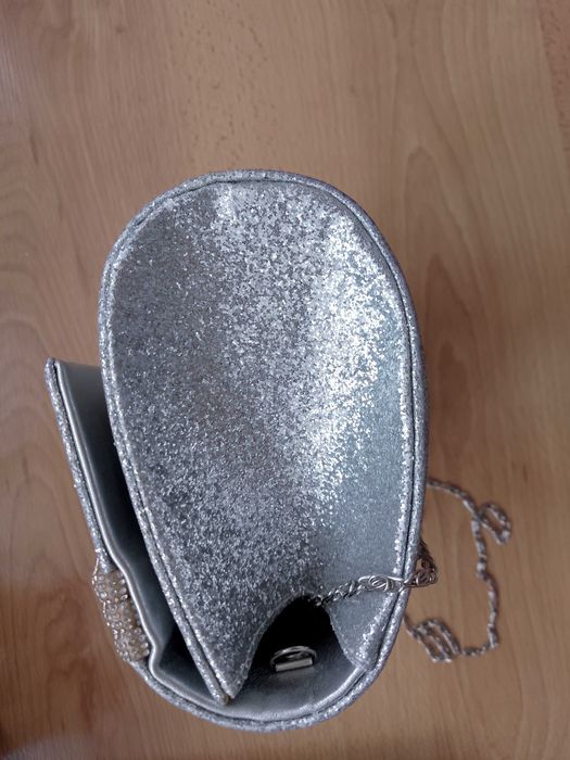 Бална чанта официална, сребрист цвят.