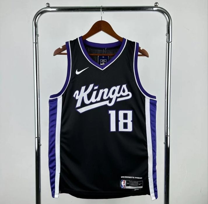 Modele noi de maiouri NBA 2025-2026