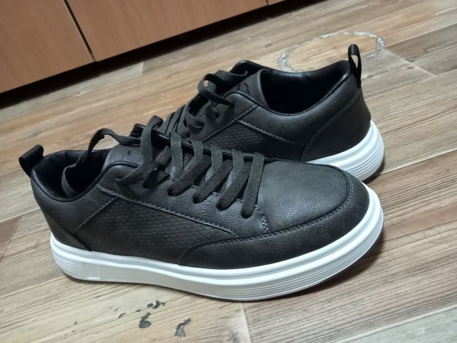 Кросовки новый 41 размер