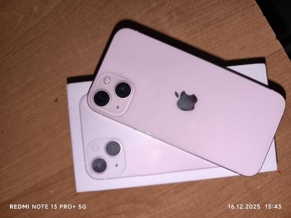 IPhone 13 б/у АКБ 85% целый не скрывался не разбитый