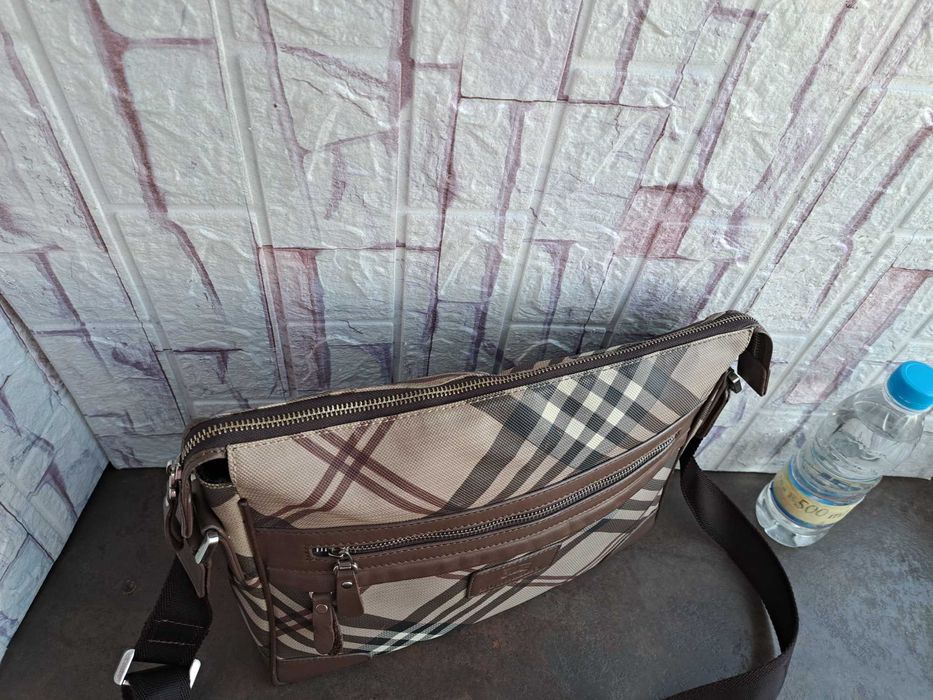 мъжка чанта Burberry,кафява карирана чанта-естествена кожа