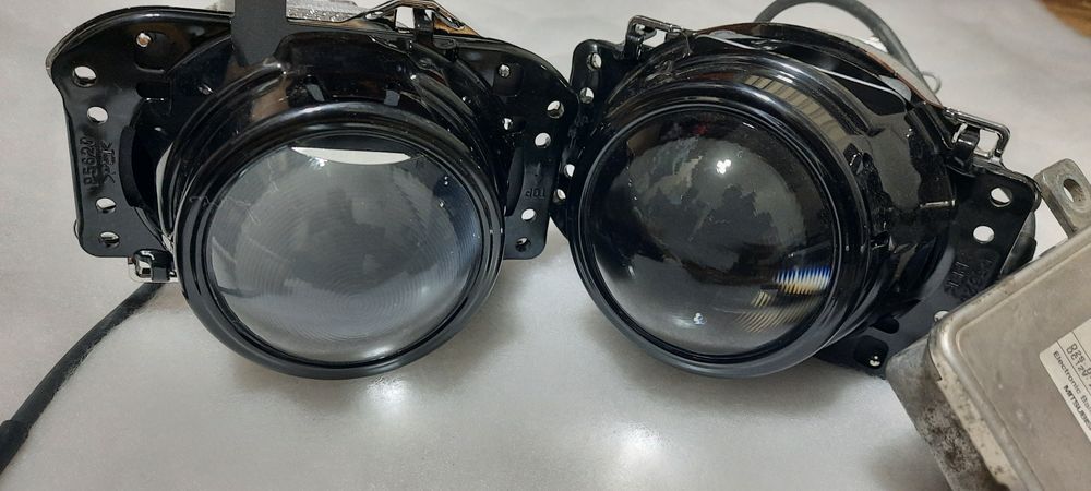 Продам линзы от Митсубиси Паджеро