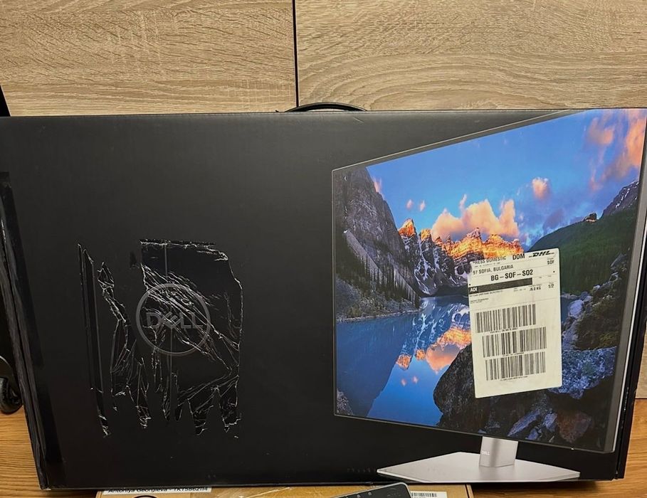 Чисто нов монитор Dell 24”