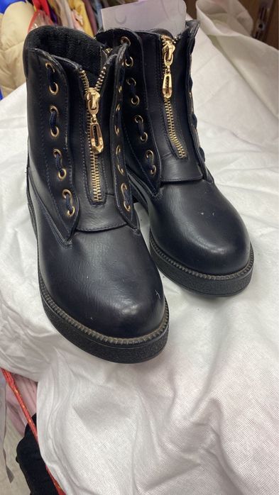 Женские сапоги черные