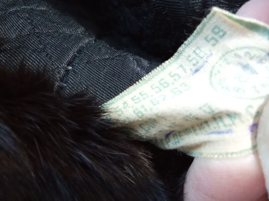 Зимна шапка от заешка кожа