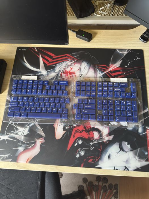 Keycaps semi transparente albastre