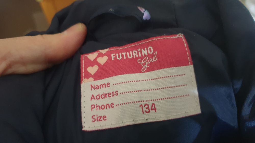 Продам девочковую куртку