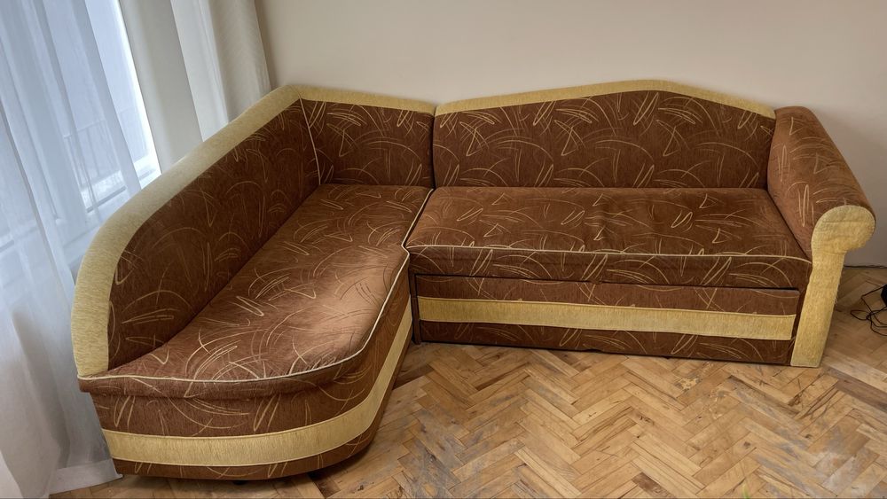 Ъглов диван с легло и ракла