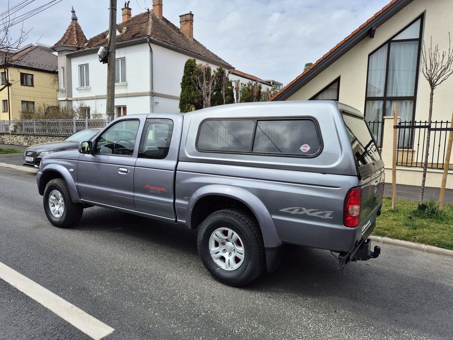 Mazda B2500 Toplanders