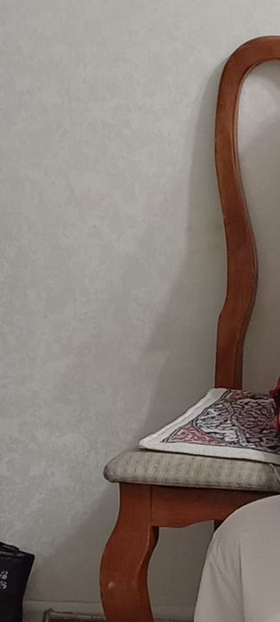 Кілем диван кухынный уголок стол стуля