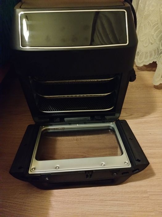 Еар фраяр.             .