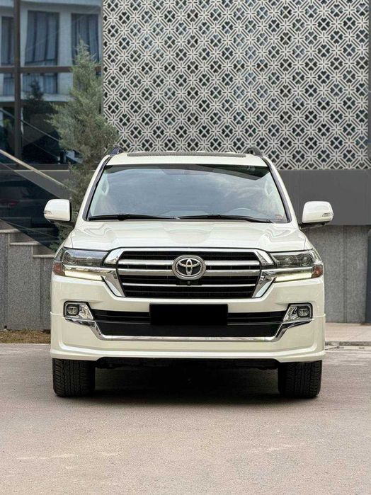 Sotuvda Toyota Land Cruiser 200