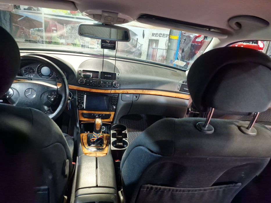 Mercedes E200 W211