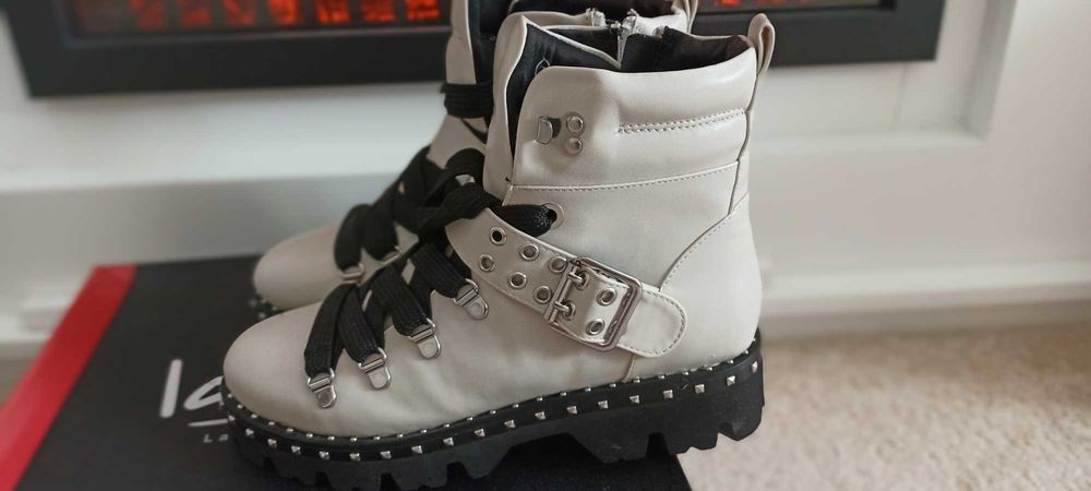 Ghete dama "La Strada "mărimea 37