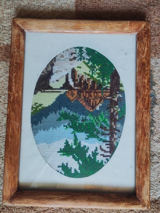 . Гоблени с дървени рамки – ръчна изработка, готови за декор