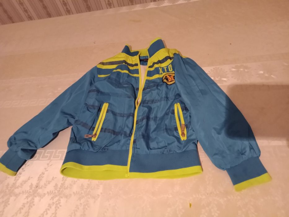 Продам куртку для мальчика