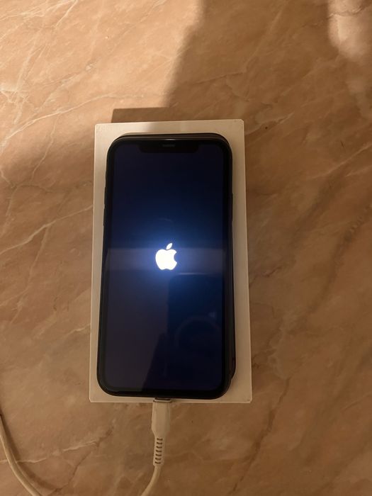 iPhone 11 ca NOU, Baterie 98%, la Cutie - Pentru piese (iCloud)