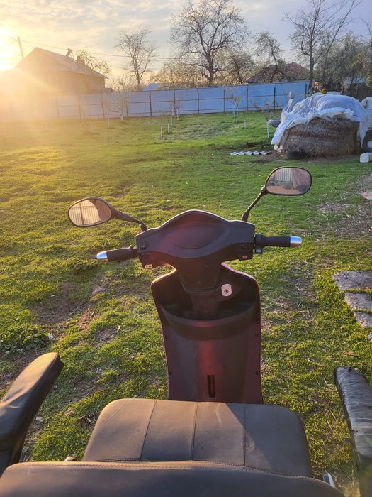 Scuter electric fără baterii