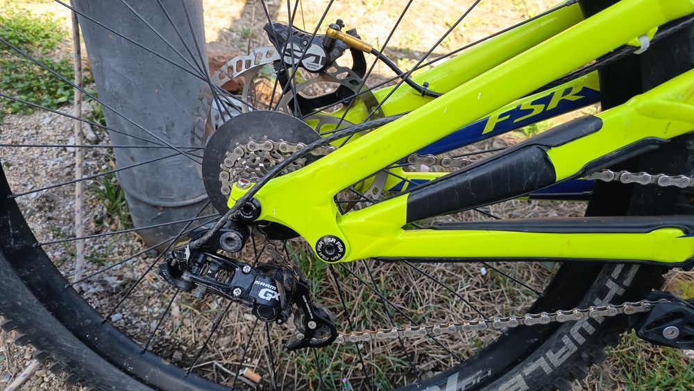 Specialized demo 8 , canyon sender 6.0