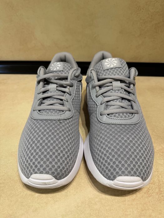 Nike Tanjun.