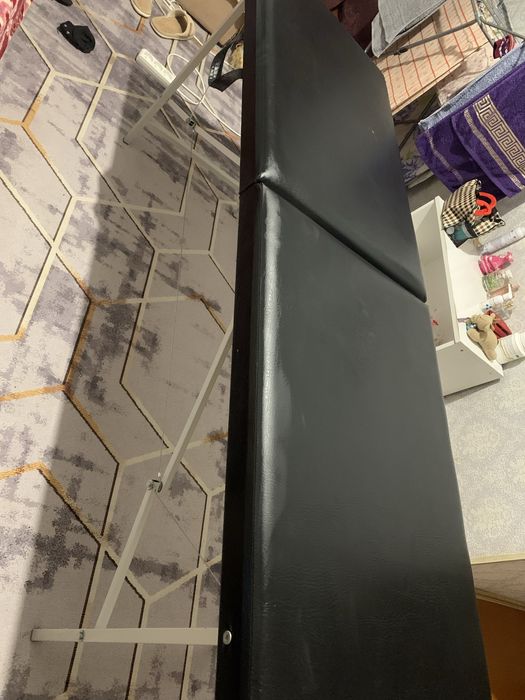 Продам кушетку.