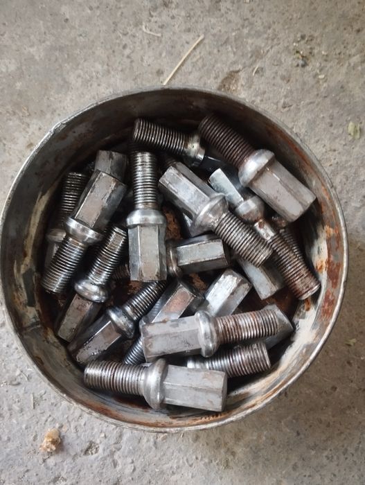 Диски с резиной Мерседес, Ауди