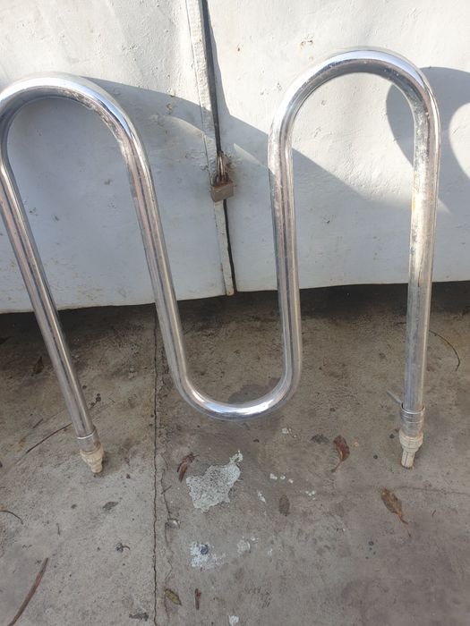 Продам телевизор с тумбочкой