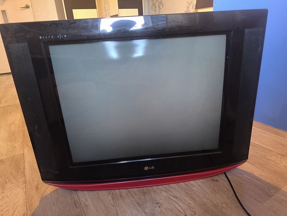 Продам Телевизор LG