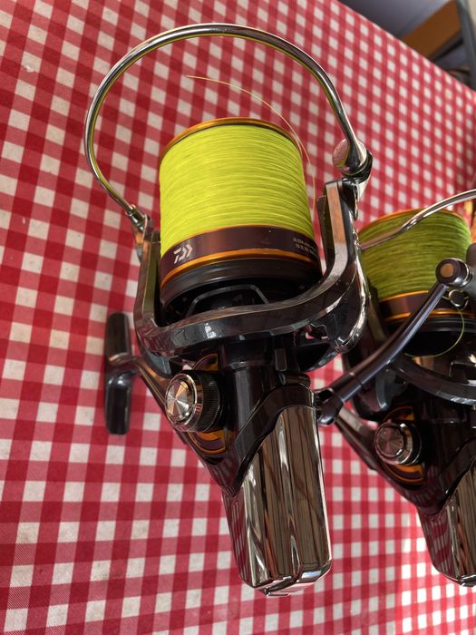 Mulinete Daiwa Surf Emblem 45 SCW QD