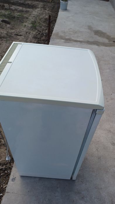 SAMSUNGхаладильник высота 1м60см в отличном состояние всё заводской