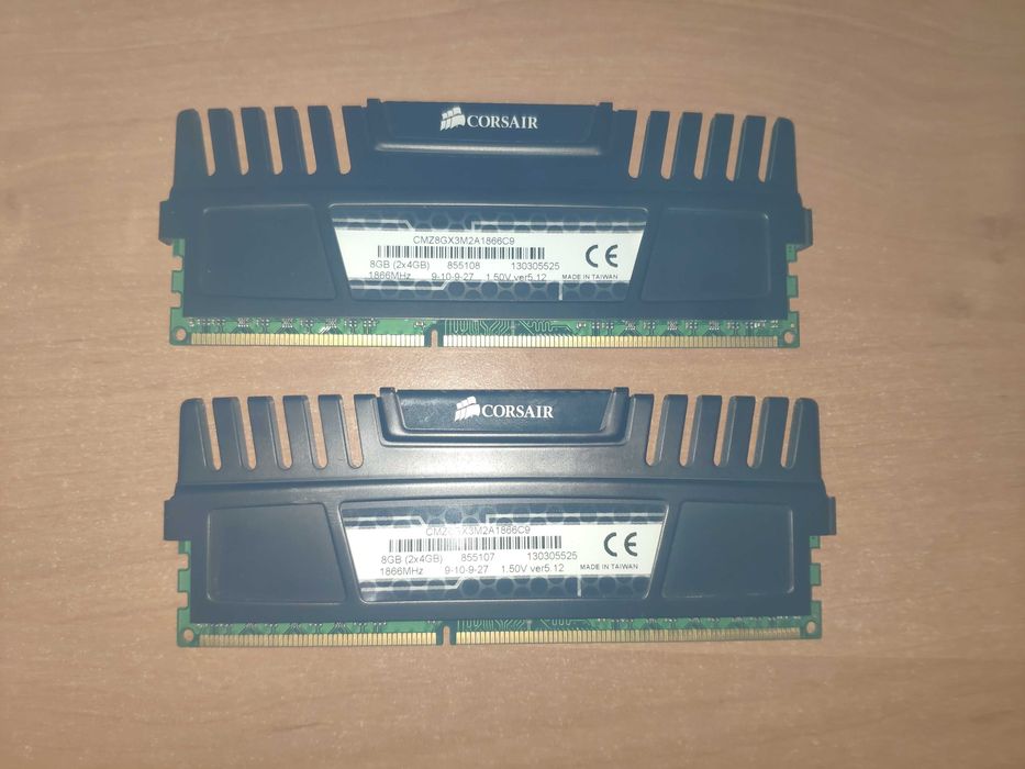 Рам Памет DDR3 Corsair VENGEANCE 8GB(2x4GB),1866 MHz