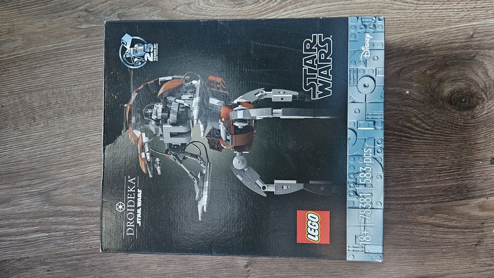 Продавам два броя Lego Star Wars
DROIDEKA-55€
Home One Starcruiser-40€