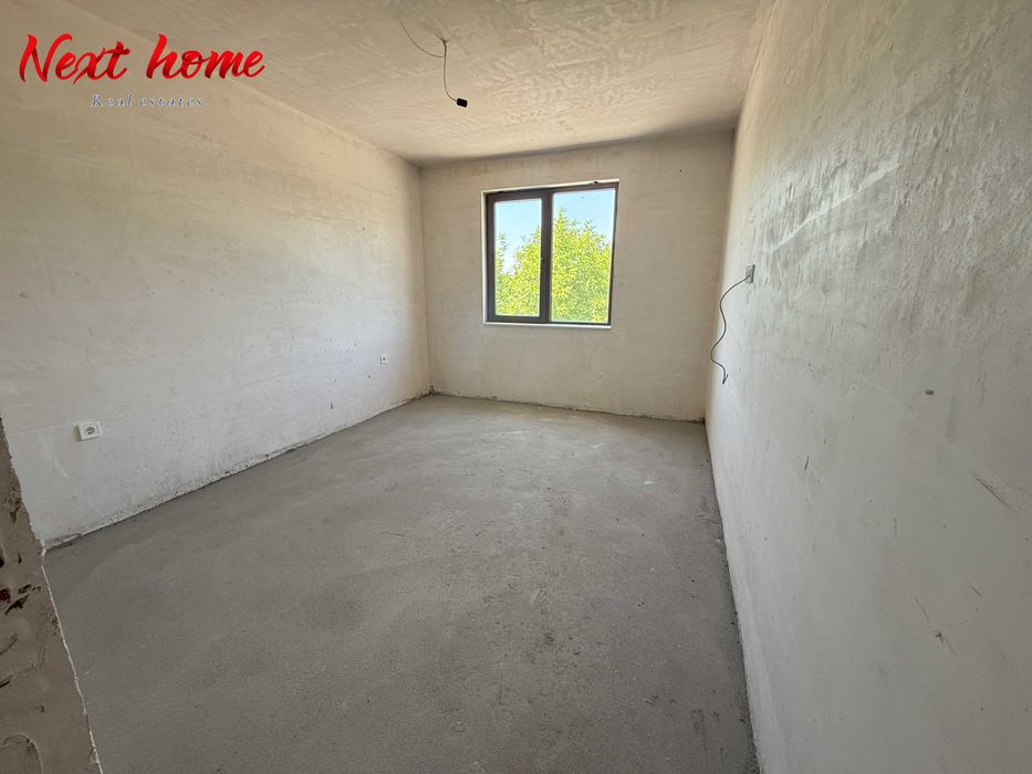 Продава се Четиристаен апартамент в Пловдив, Остромила - 180 кв.м за 1000 €/кв.м - Снимка #1