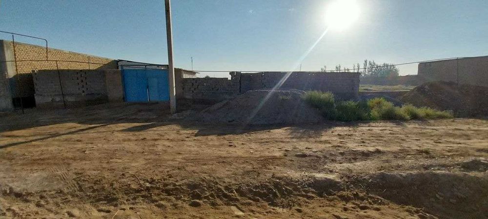 Qarshi Yangibog'da 11 sotixli uy sotiladi