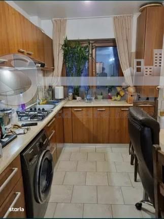 Apartament Podu Ros  3 camere decomandat
