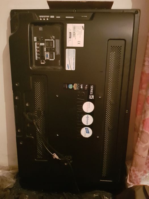 Теледидар сатылады. +  Кронштейн сыйлыққа.