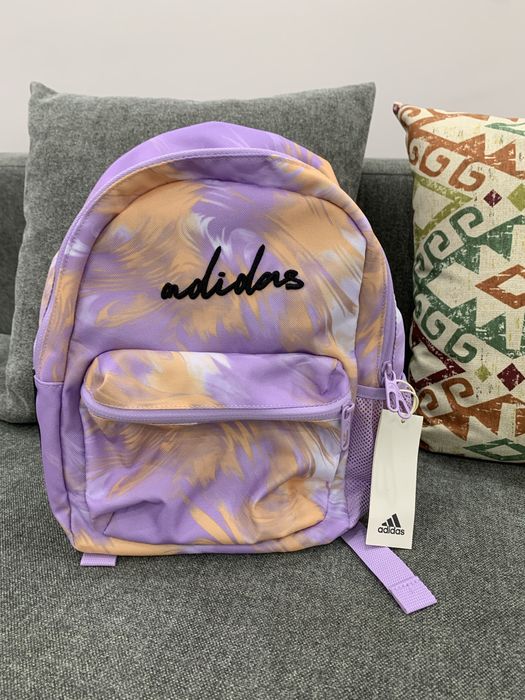 Новый рюкзак фирмы Адидас