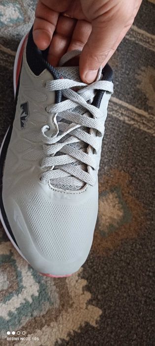 De vânzare încălțăminte unisex