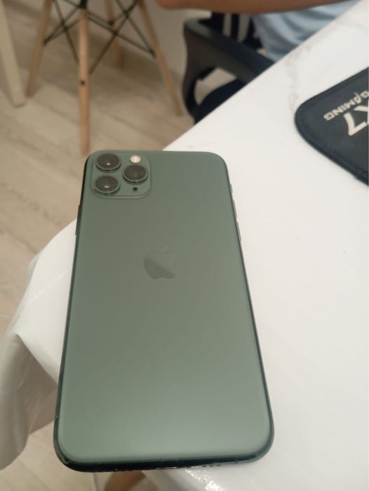 Продам айфон 11 про