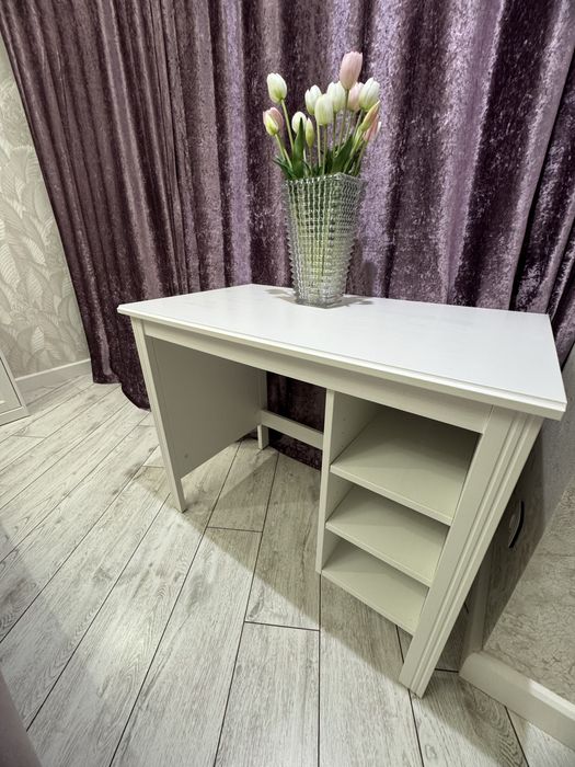 Письменный стол ИКЕА БРУСАЛИ белый